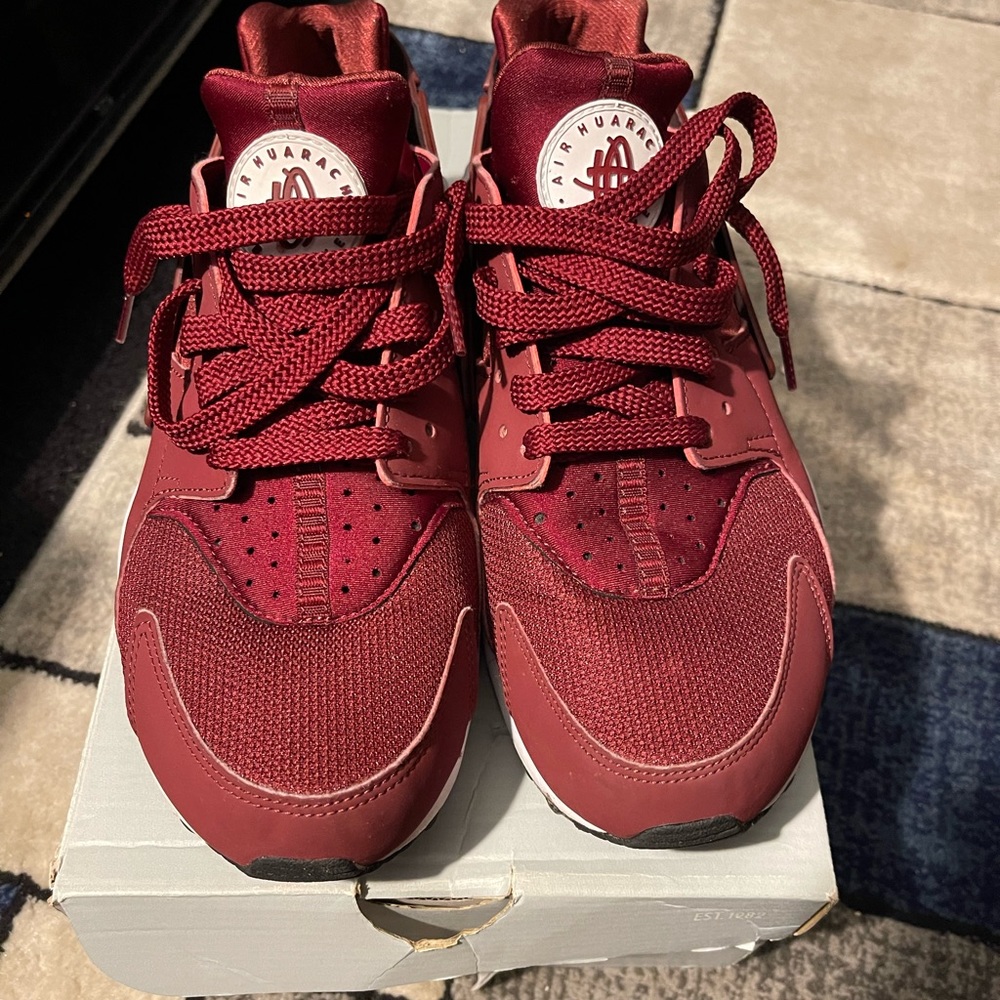 Nike Air Hurricane Burgundy